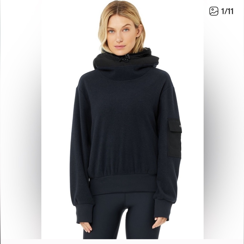 Alo Yoga Chill Pullover size XS